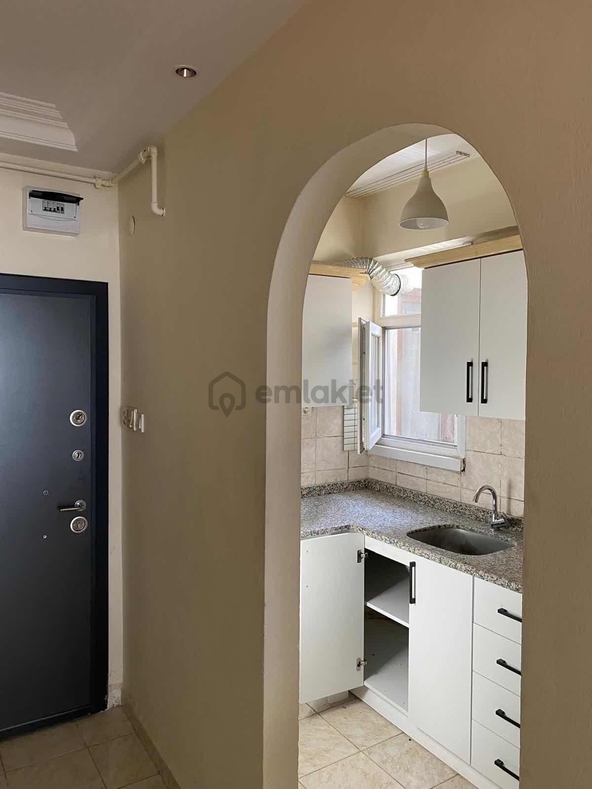 Cadde Üstü 2+1 Kiralık Üsküdar - 11