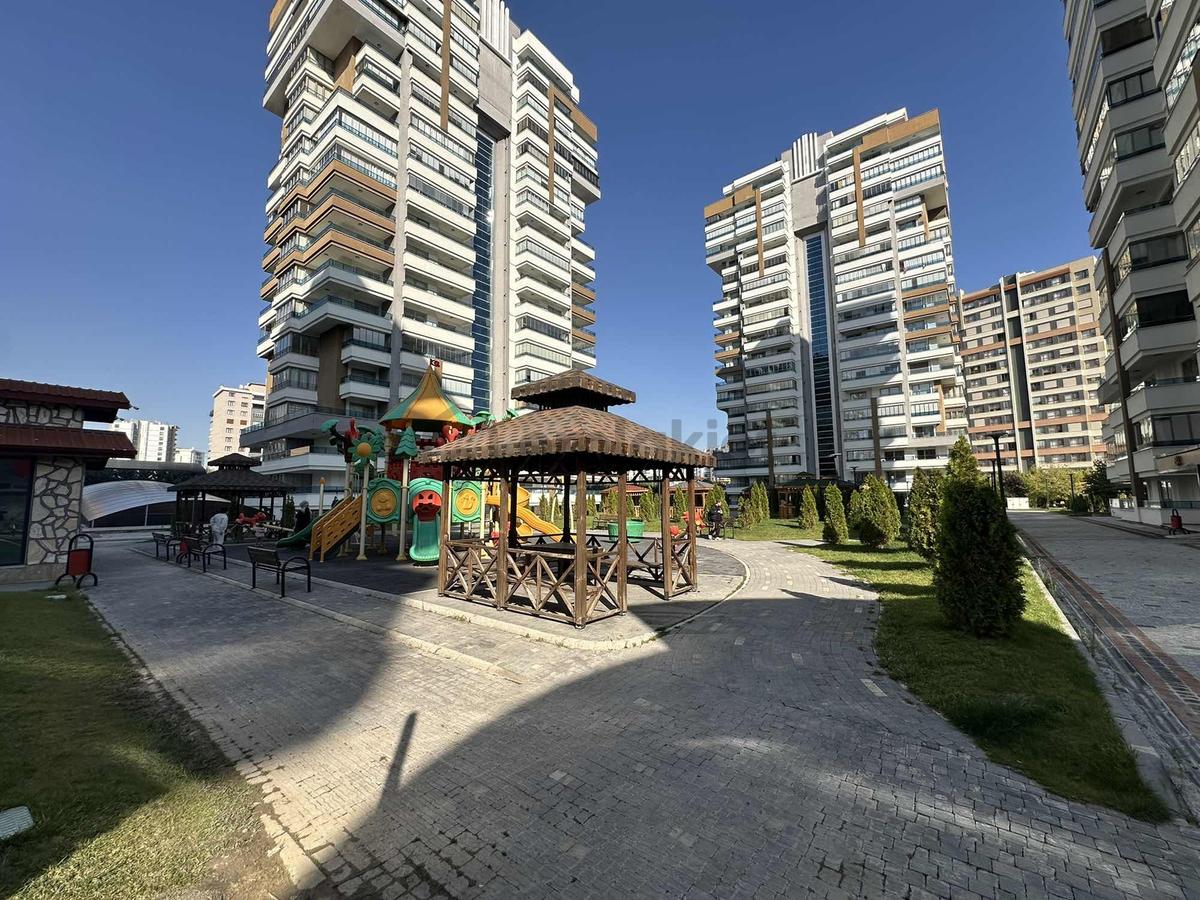 ''şefikcan Gizlibahçe Konutların'da 4+1 250 M2 Lüks Daire'' - 32
