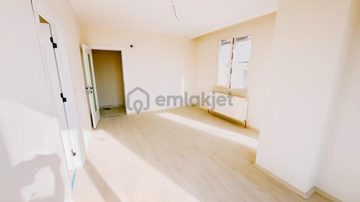 Sancaktepe Osmangazide Geniş Kullanımlı 4+1 Teraslı & E.banyo - 4