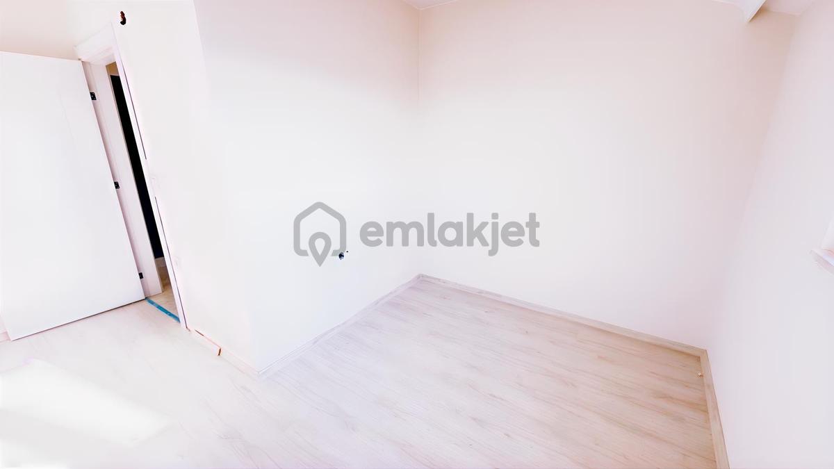 Sancaktepe Osmangazide Geniş Kullanımlı 4+1 Teraslı & E.banyo - 18