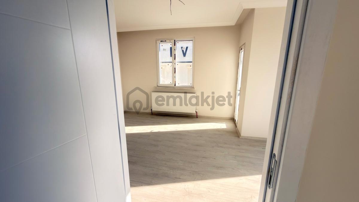 Sancaktepe Osmangazide Geniş Kullanımlı 4+1 Teraslı & E.banyo - 34