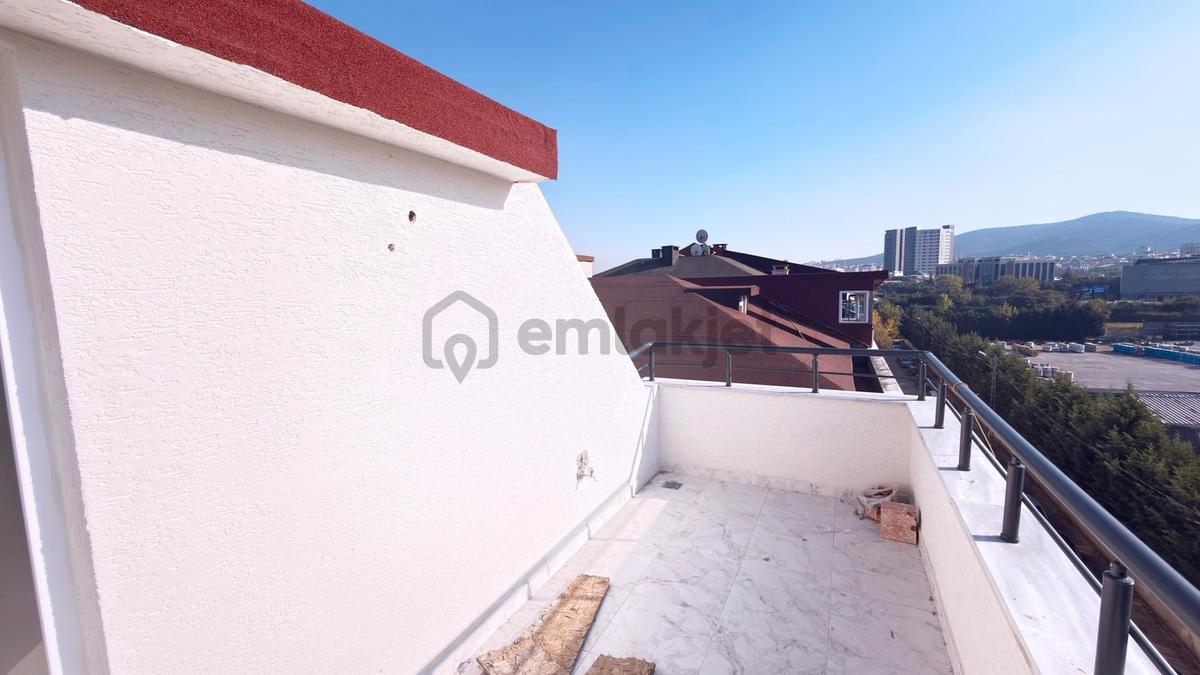Sancaktepe Osmangazide Geniş Kullanımlı 4+1 Teraslı & E.banyo - 9
