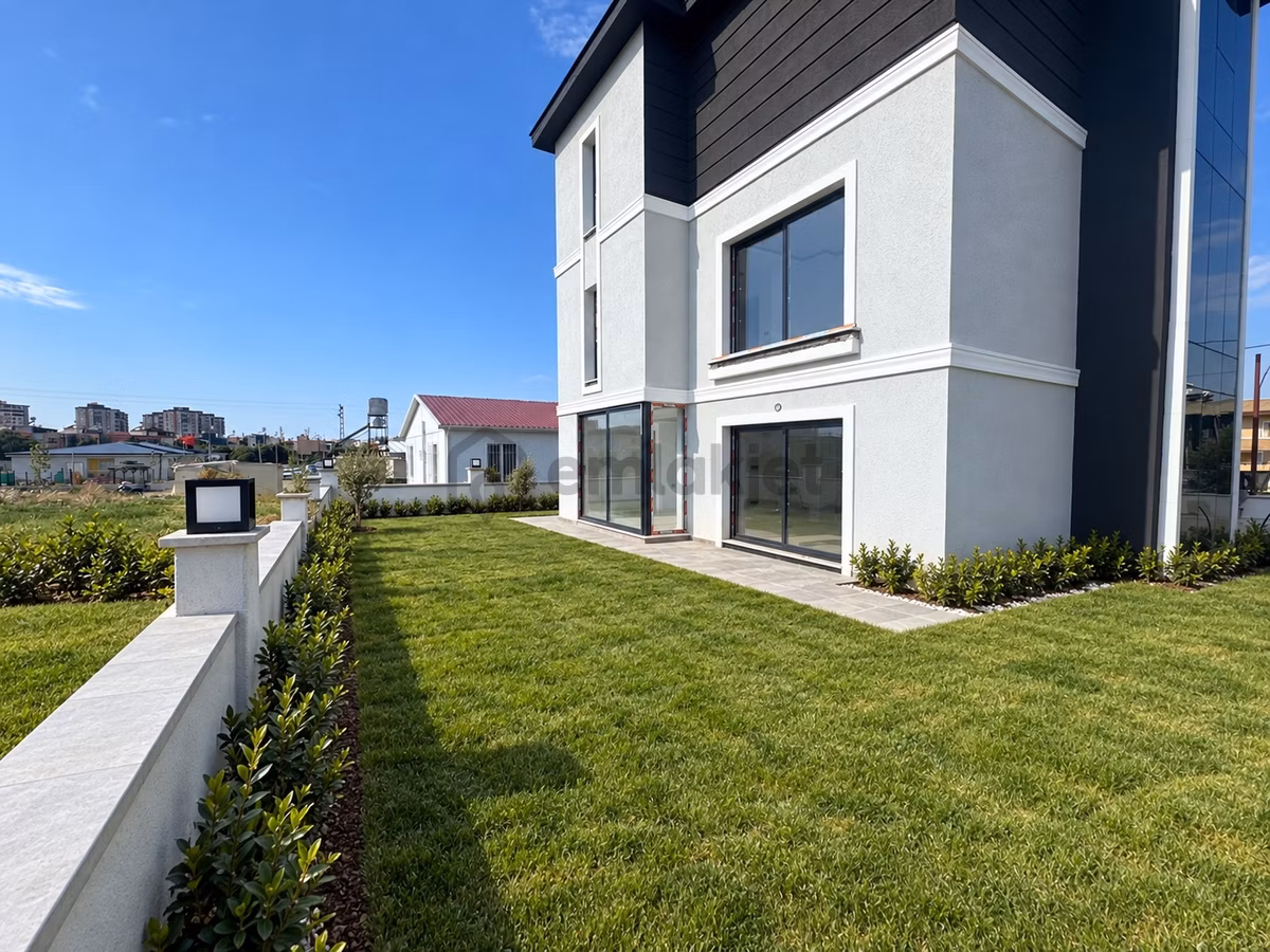 Karaağaç'ta Satılık Galeri Boşluklu Özel Yapım Tripleks Villa - 7