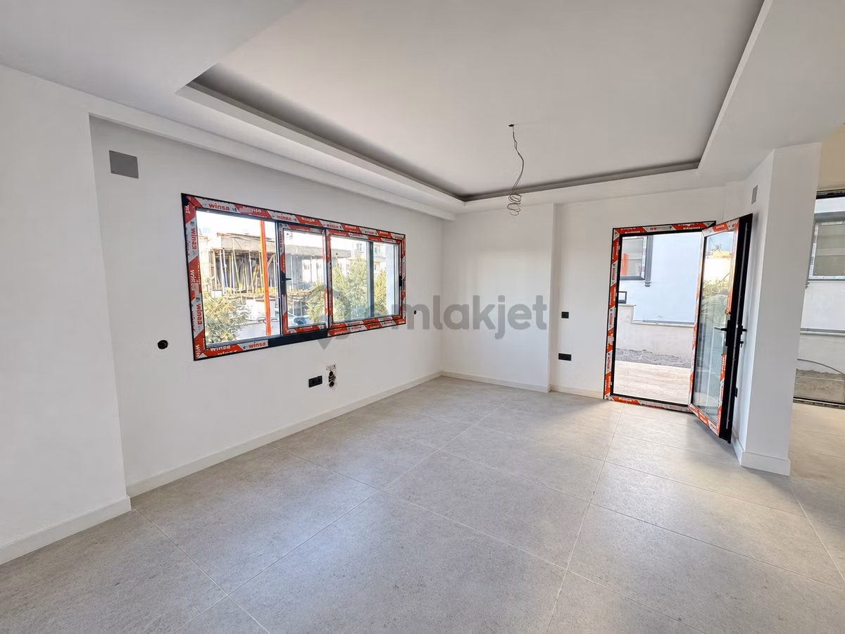 Karaağaç'ta Satılık Galeri Boşluklu Özel Yapım Tripleks Villa - 13