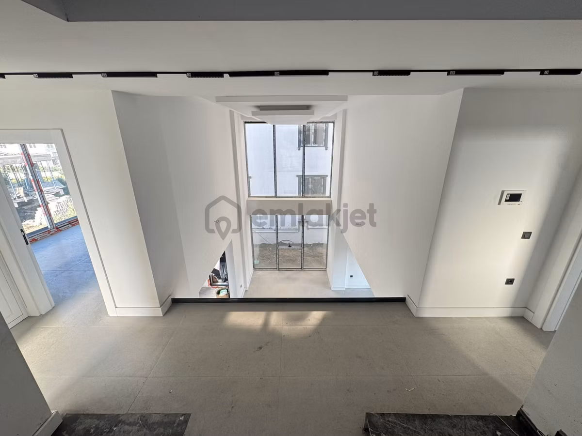 Karaağaç'ta Satılık Galeri Boşluklu Özel Yapım Tripleks Villa - 16