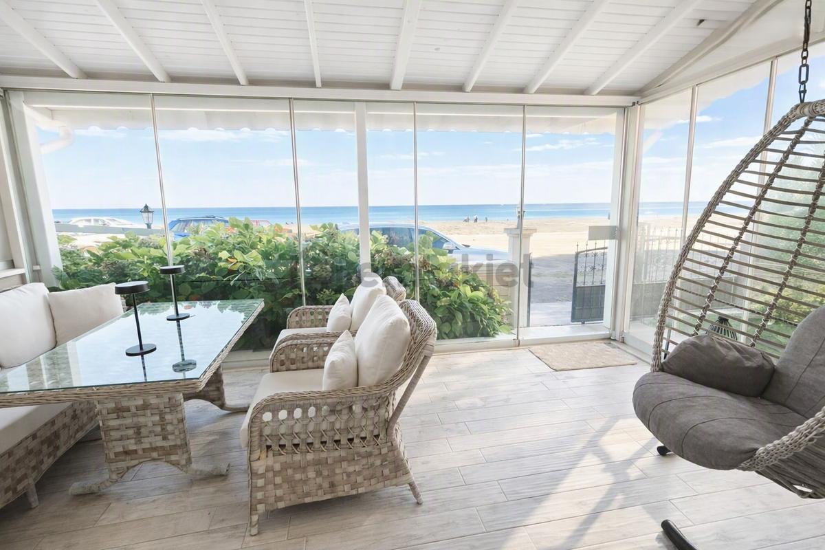 Denize Sıfır 5 Odalı Satılık Bahceli Villa - 9