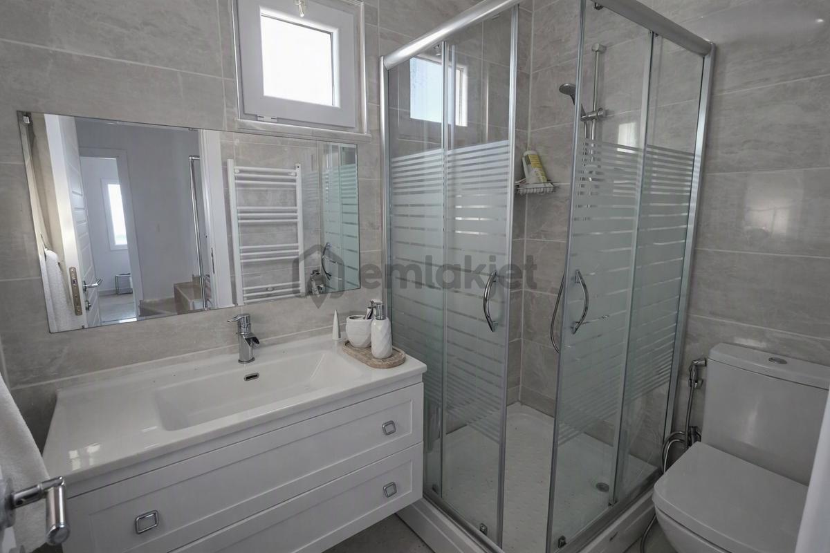 Denize Sıfır 5 Odalı Satılık Bahceli Villa - 17
