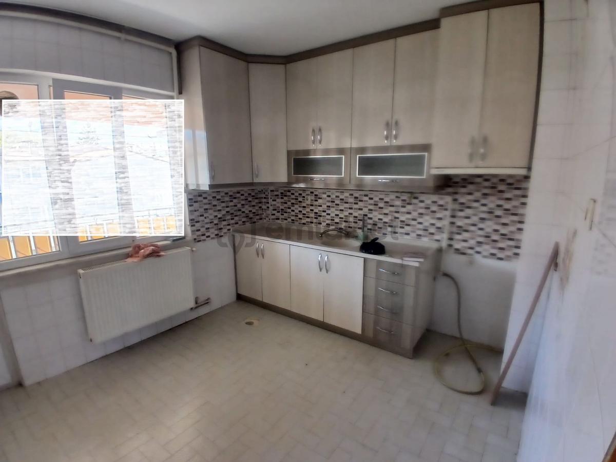 Ender Uysal Gayrimenkulden Bursa Caddesinde Kiralık 3+1 Daire..