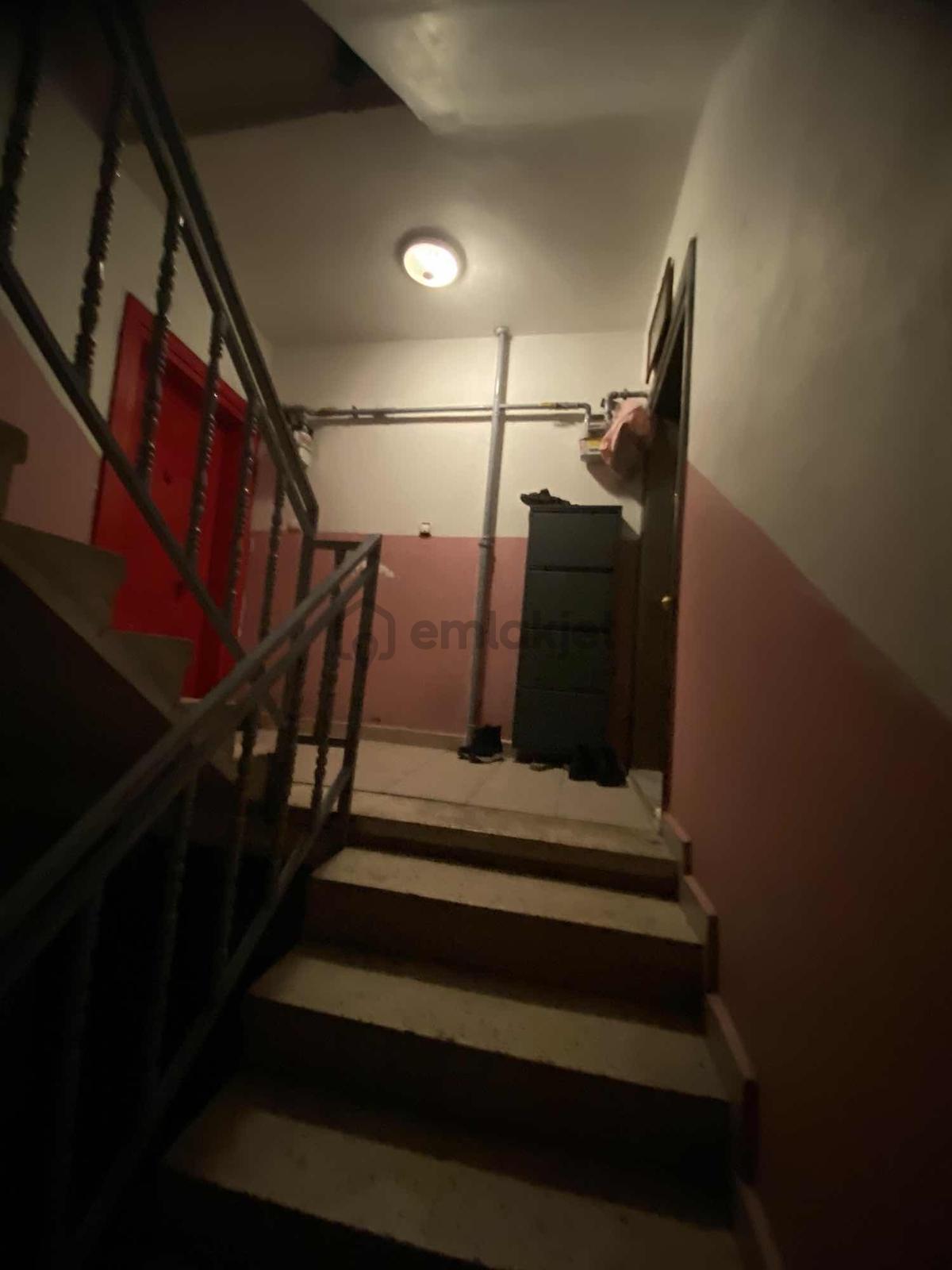 Sular Emlak'tan Halkalı Meydanda Satılık Daıre 4kat - 40