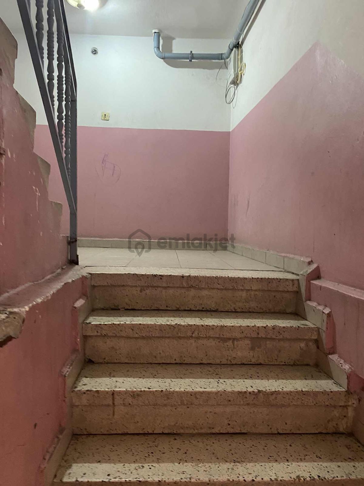 Sular Emlak'tan Halkalı Meydanda Satılık Daıre 4kat - 6