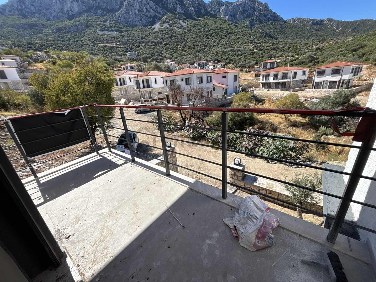 Karaburun Saip Mahallesinde 3+1 Tam Müstakil Satılık Villa - 30