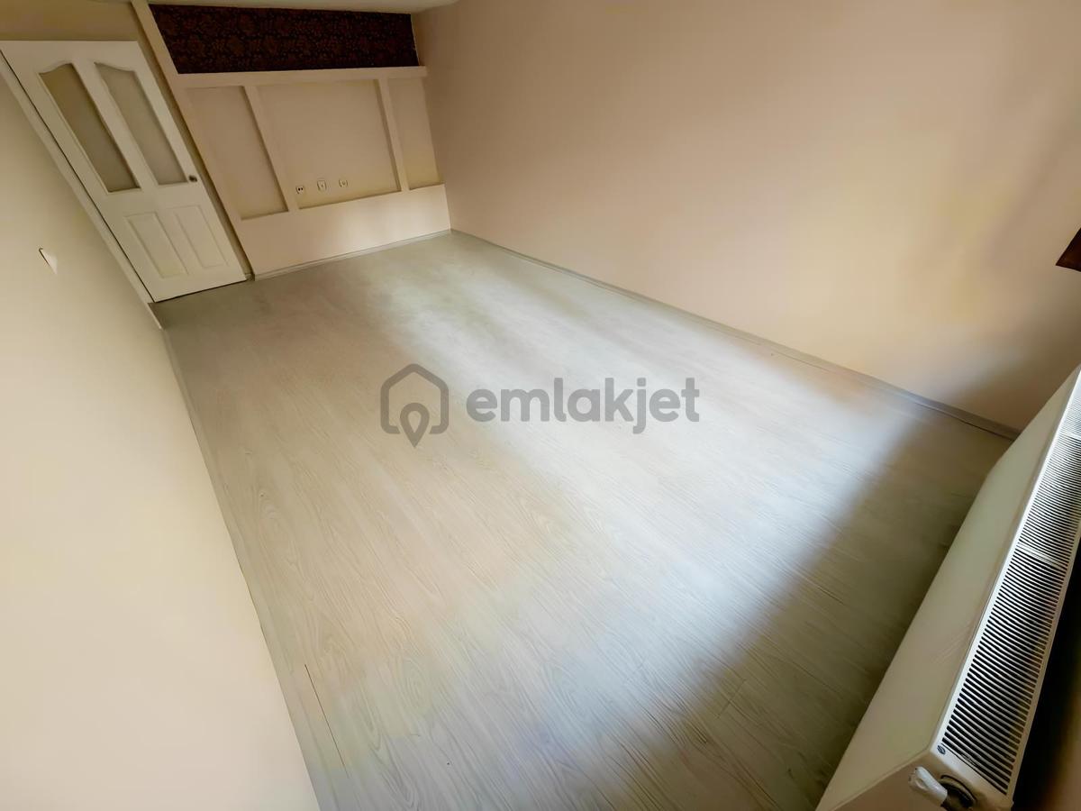 Alsancak'ta Full Yapılı Bahçe Katı 3+1 Daire - 16