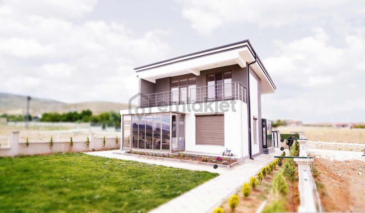 Acr'den Gülistan Parsellerinde 4,5 + 1 Villa!