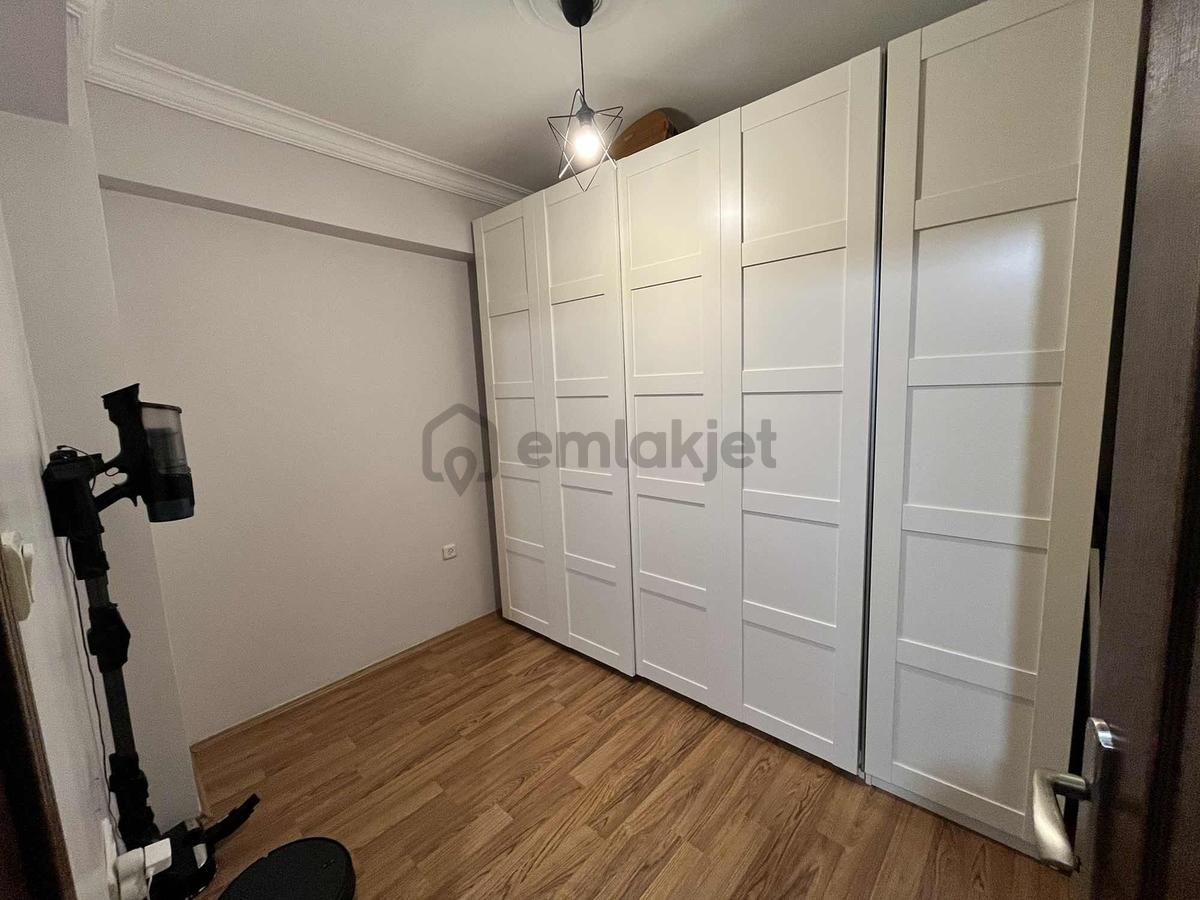 Buca'nın Merkezinde Bahçeli Daire Konforu - 12