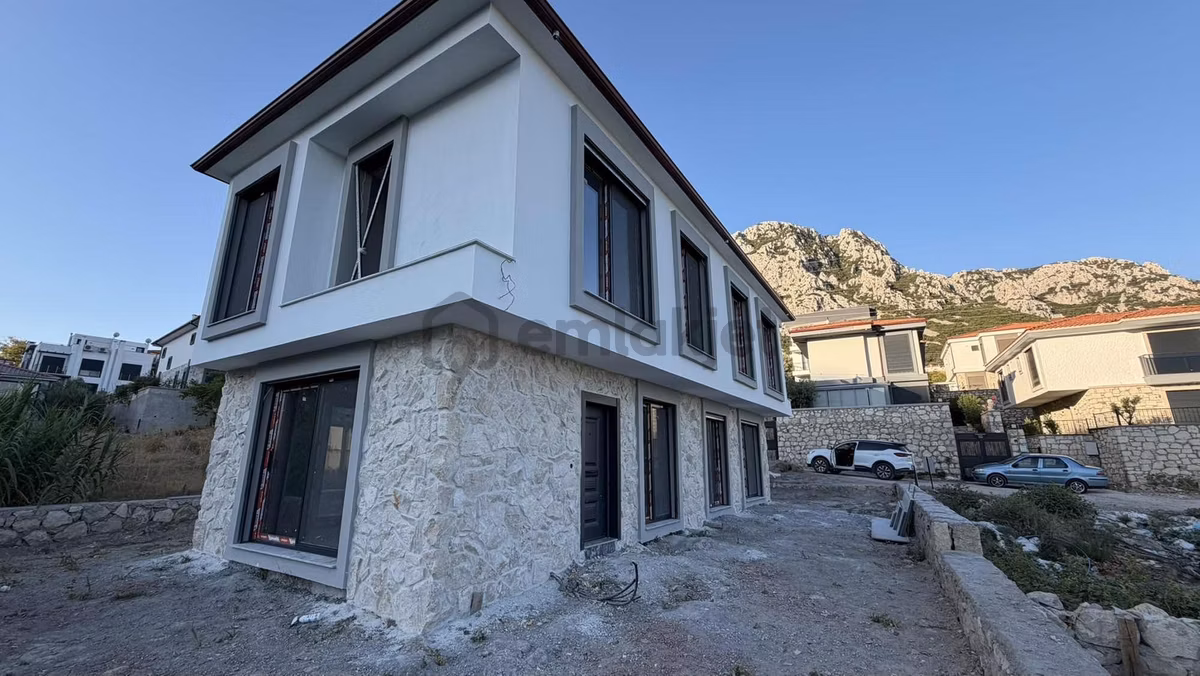 Karaburun'da Deniz Ve Doğa Manzaralı, Sıfır 3+1 Dubleks Villa - 12