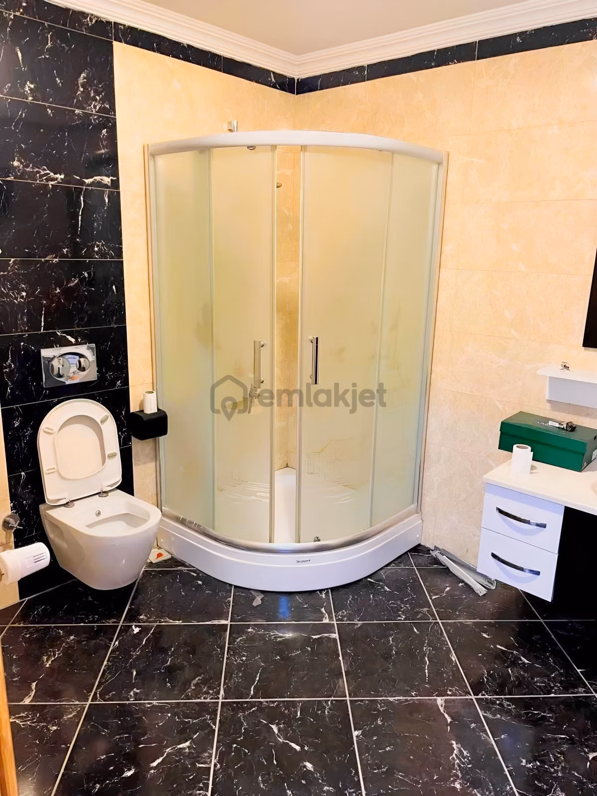 Ferah Evler Sitesinde 3+1 Ebeveyn Banyolu Otoparklı Daire - 12