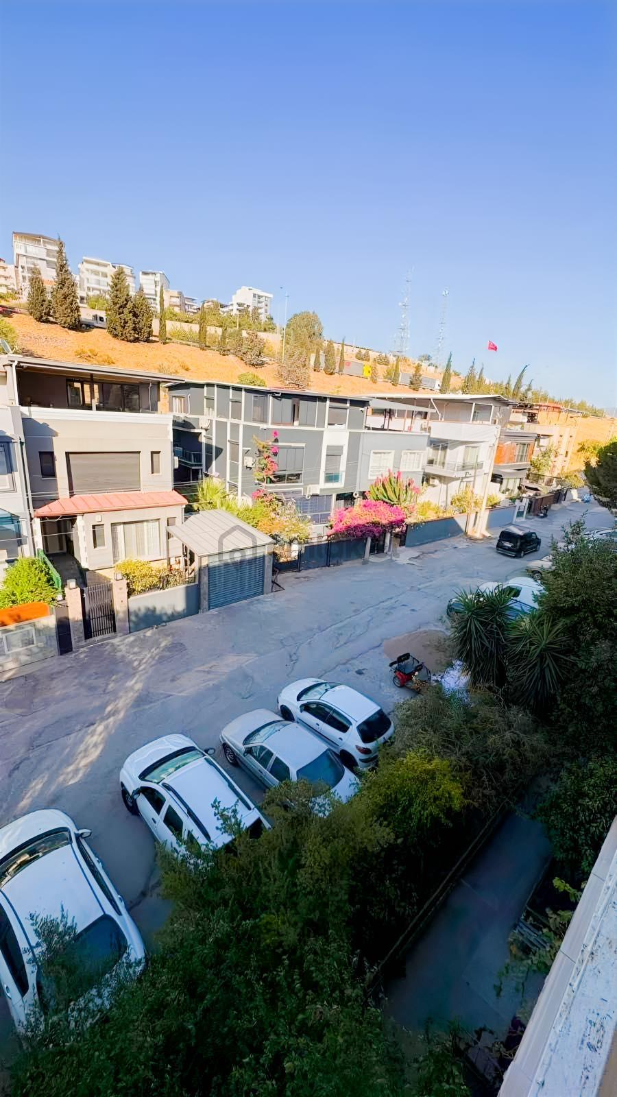Bornova Yonca Sitesi'nde Geniş & Ferah 3+1 Daire / 2. Kat - 5