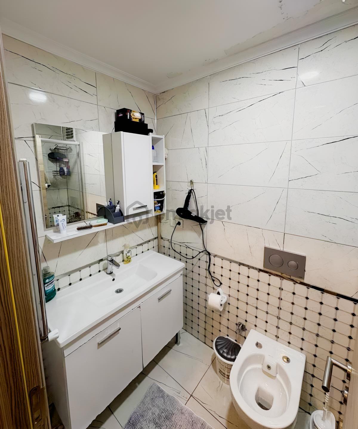 Ladin Evleri-2 Sitesi'nde Ebeveyn Banyolu Havuzlu 3+1 Daire - 29