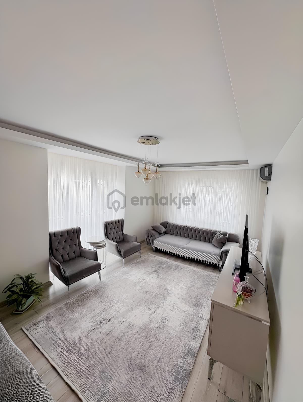 Ladin Evleri-2 Sitesi'nde Ebeveyn Banyolu Havuzlu 3+1 Daire - 13