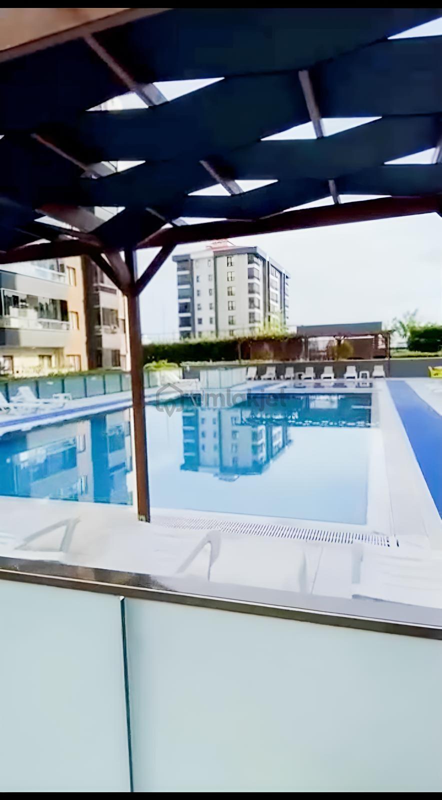 Ladin Evleri-2 Sitesi'nde Ebeveyn Banyolu Havuzlu 3+1 Daire - 2
