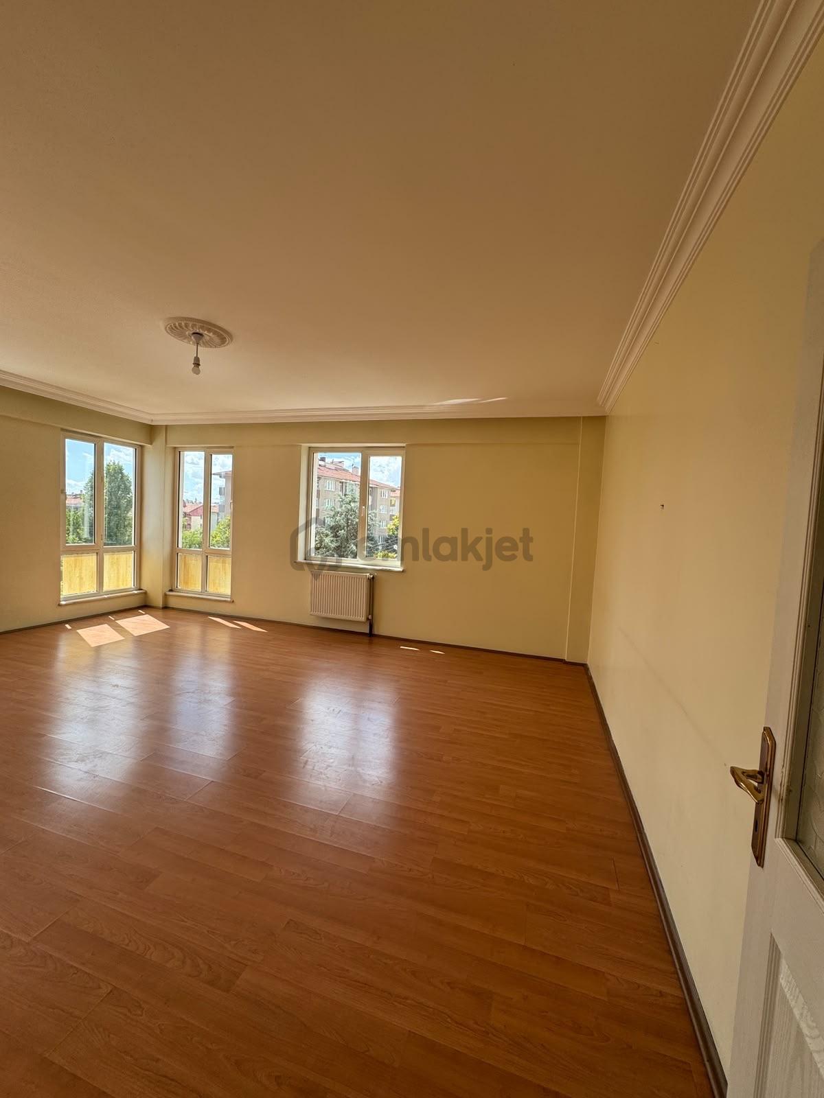 Geniş 3+1 Kiralık Daire - 8