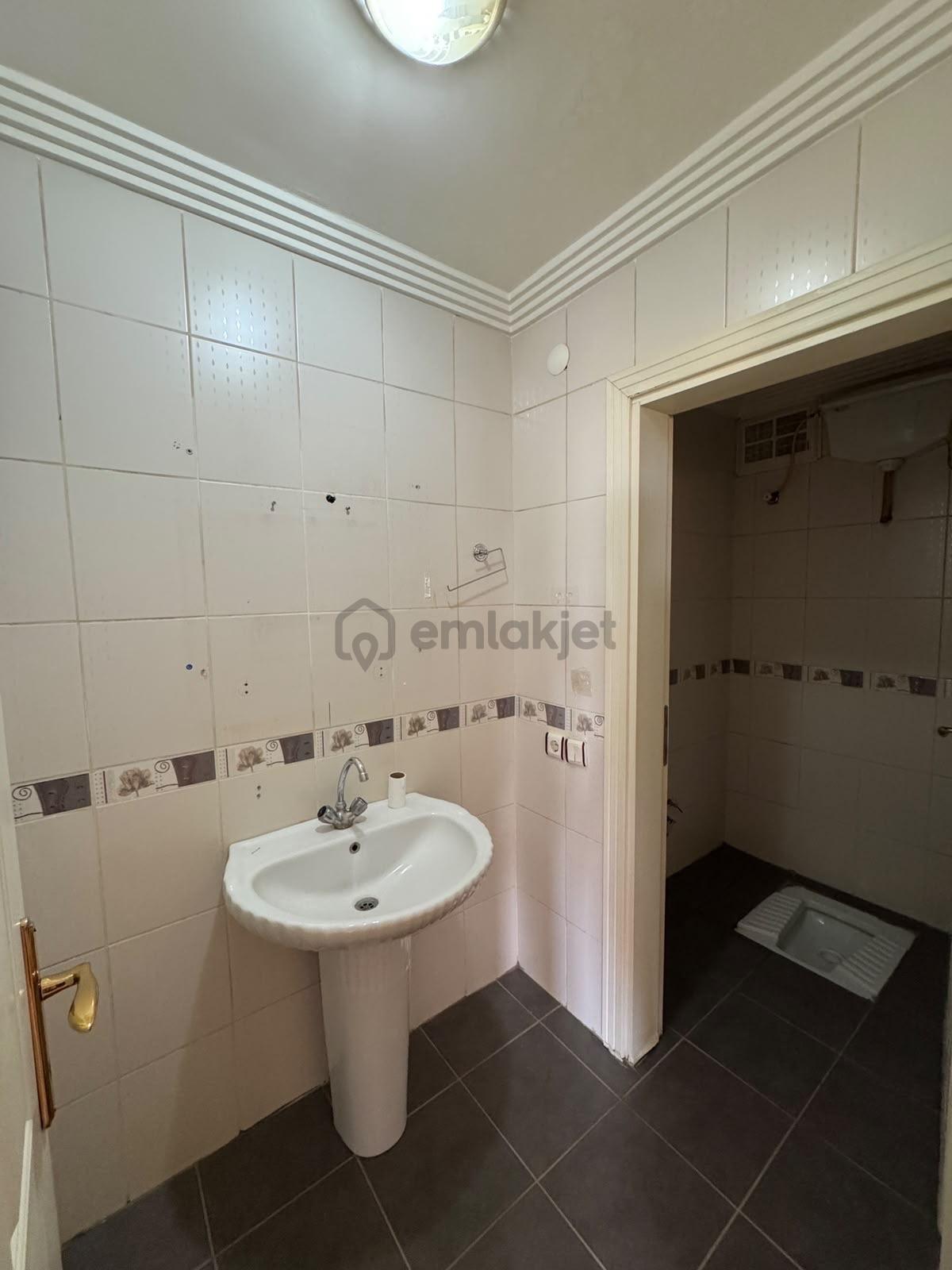 Geniş 3+1 Kiralık Daire - 12
