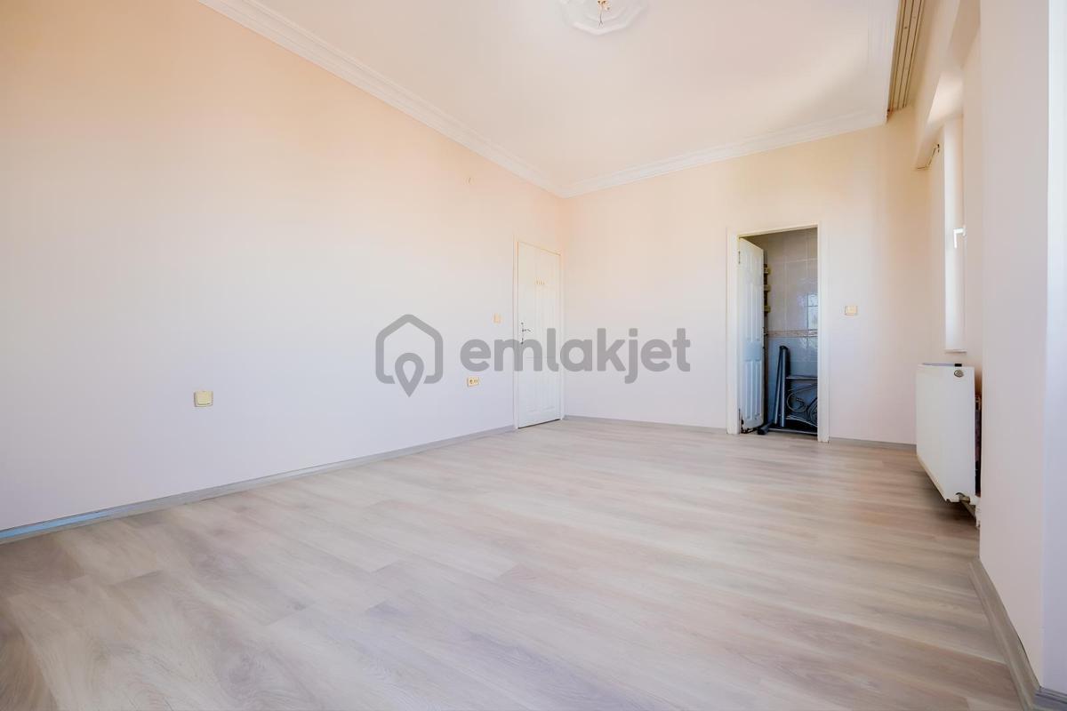 Konyaaltı En Değerli Bölgesinde Satılık Geniş Daire - 30