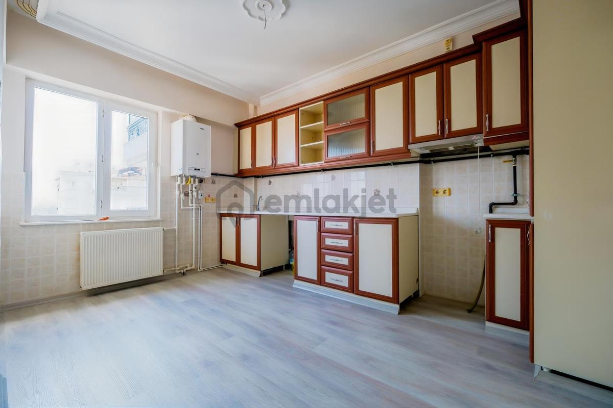 Konyaaltı En Değerli Bölgesinde Satılık Geniş Daire - 19