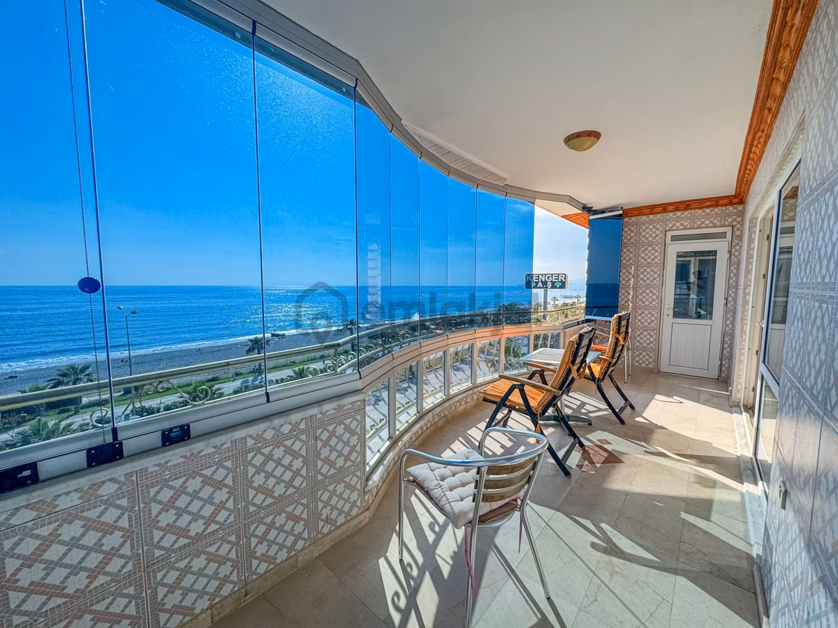 Alanya Mahmutlarda Denize Sıfır Muhteşem Deniz Manzaralı 3+1 Satılık Penthouse - 2