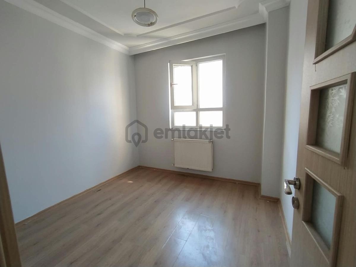 Güzel Emlak Tan Emniyet Caddesinde Kiralık - 8
