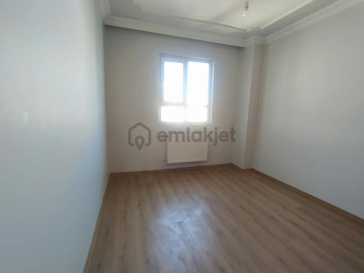 Güzel Emlak Tan Emniyet Caddesinde Kiralık - 10