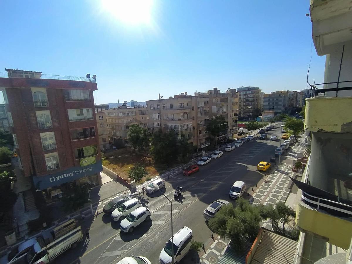 Güzel Emlak Tan Emniyet Caddesinde Kiralık - 4