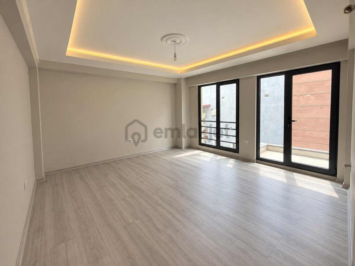 İzmit Fatih Mahallesi Satılık 2+1 Eğimsiz Çatı Dubleks Daire - 2