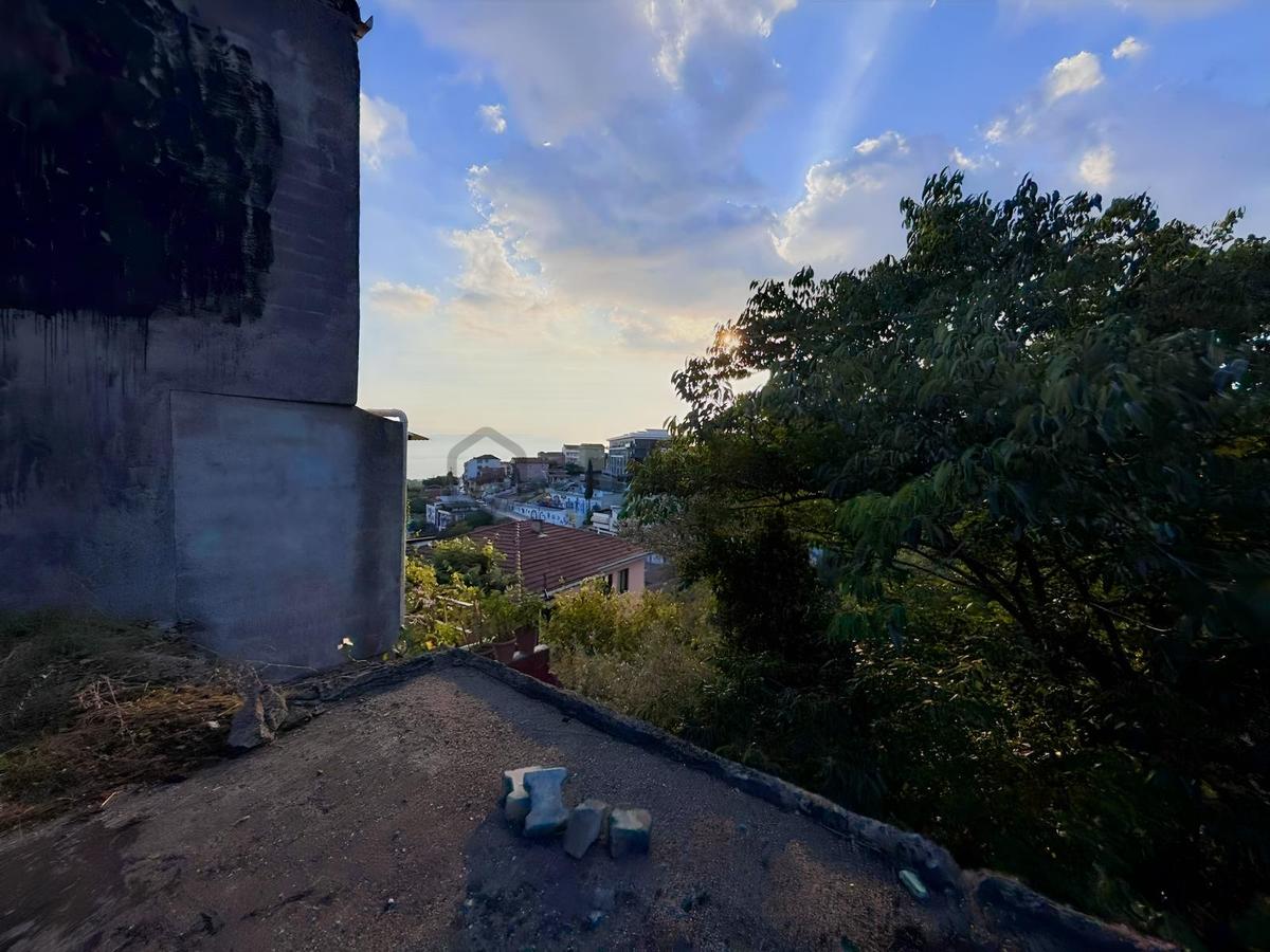 İzmit Turgutta Deniz Manzaralı Satılık 321 M² Arsa | 2+1 Yapı - 2