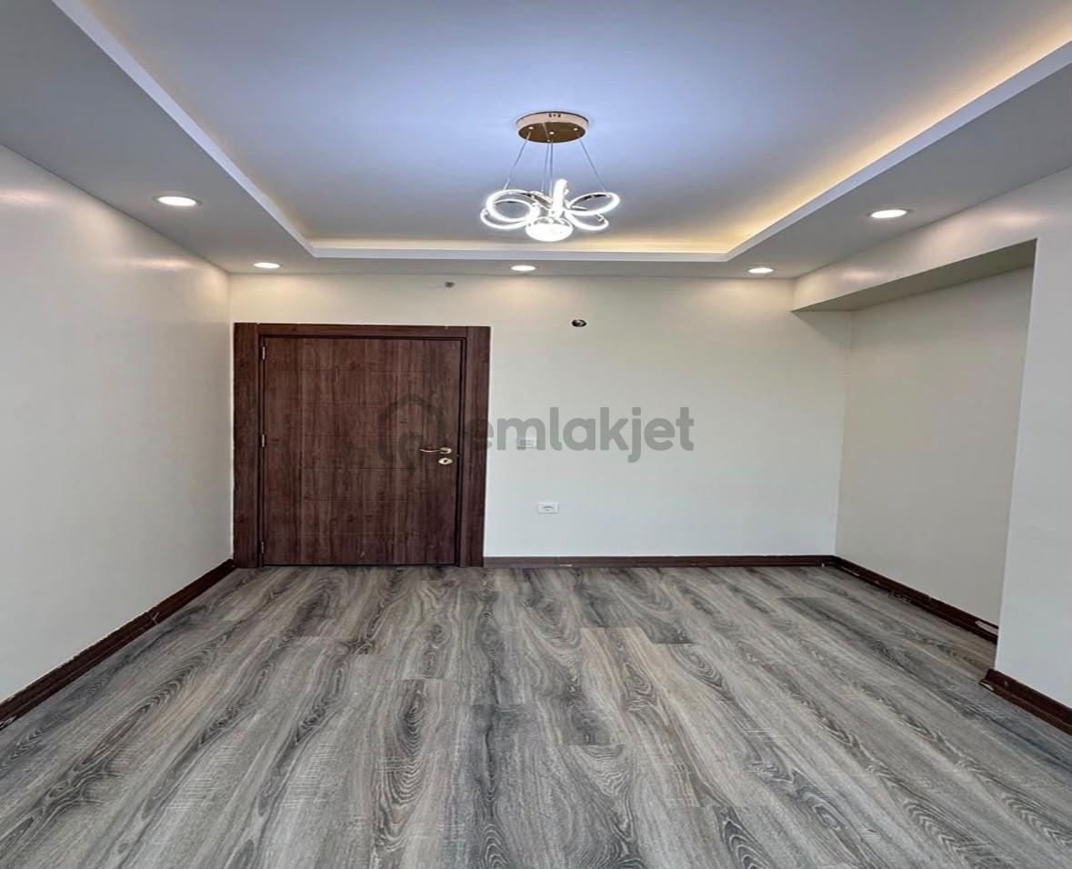 Site İçerisinde Aile Oturumuna Uygun Geniş Ebeveyn Banyolu 2+1 - 15