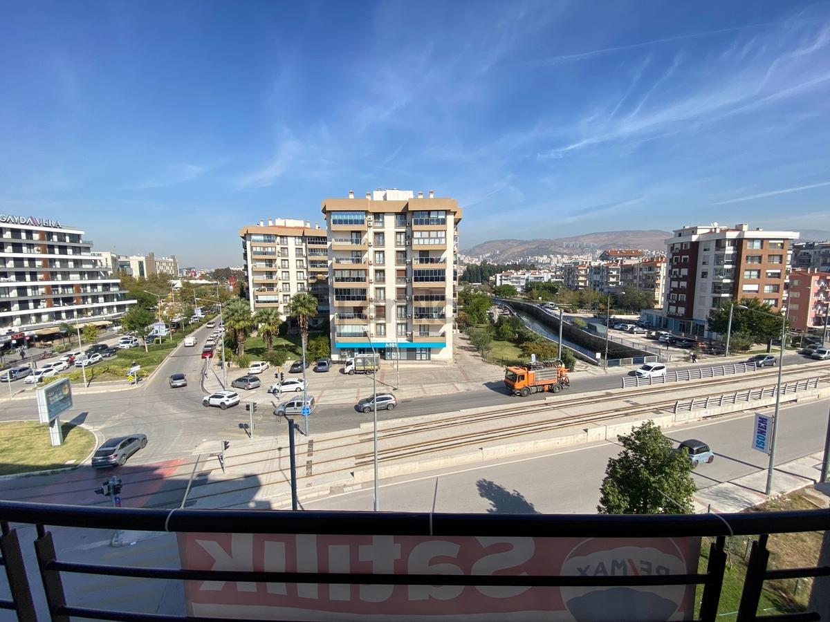 Ataşehir Bulvar Üzerinde Geniş 3+1 Boş Daire - 14