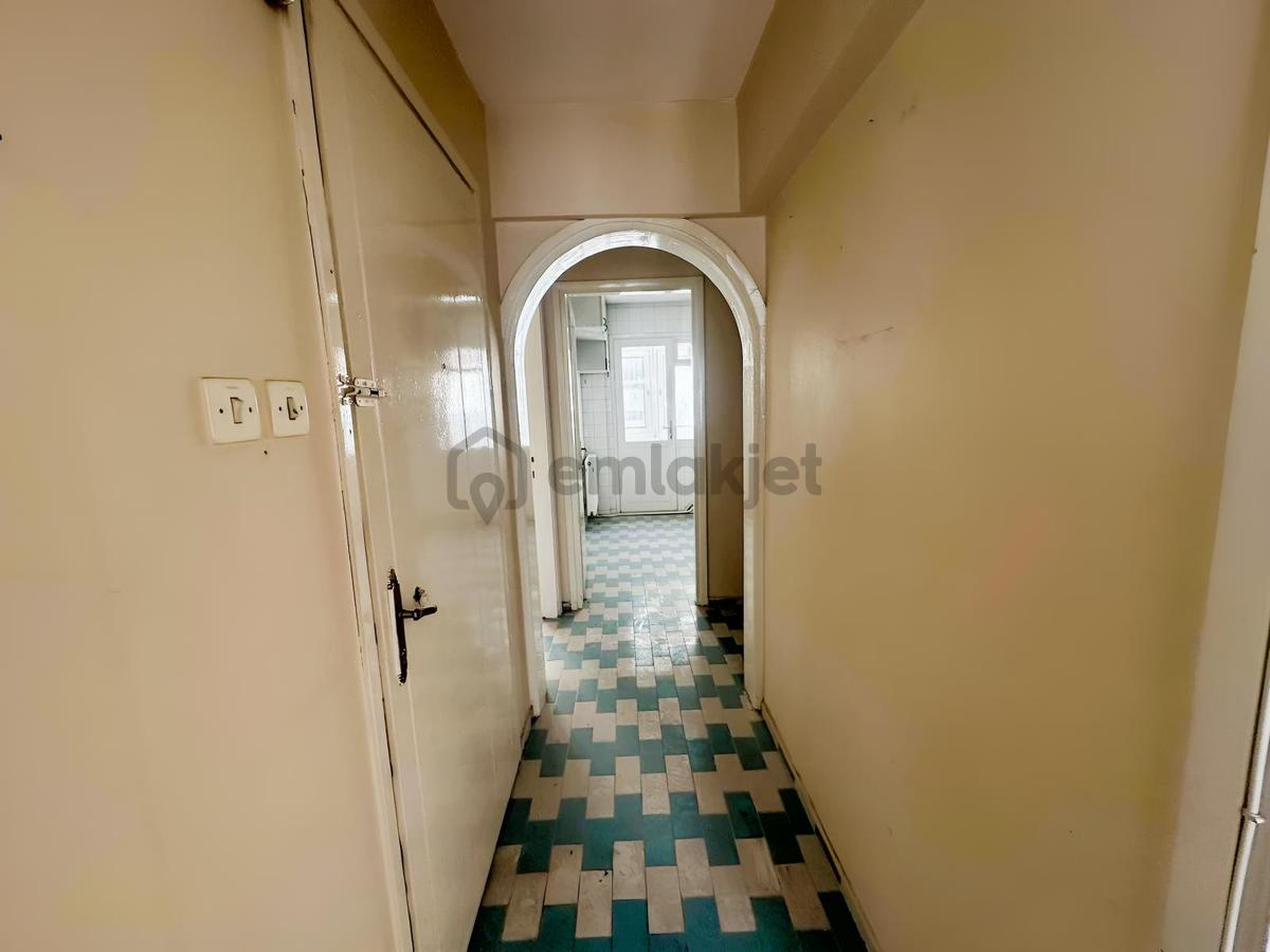 Üçyol Meydanın'da Satılık 2+1 Kapalı Mutfak Daire - 8