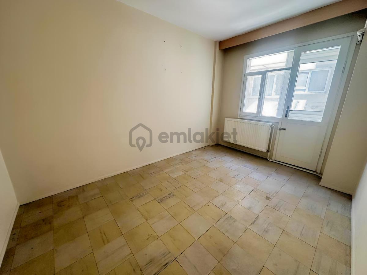Üçyol Meydanın'da Satılık 2+1 Kapalı Mutfak Daire - 13