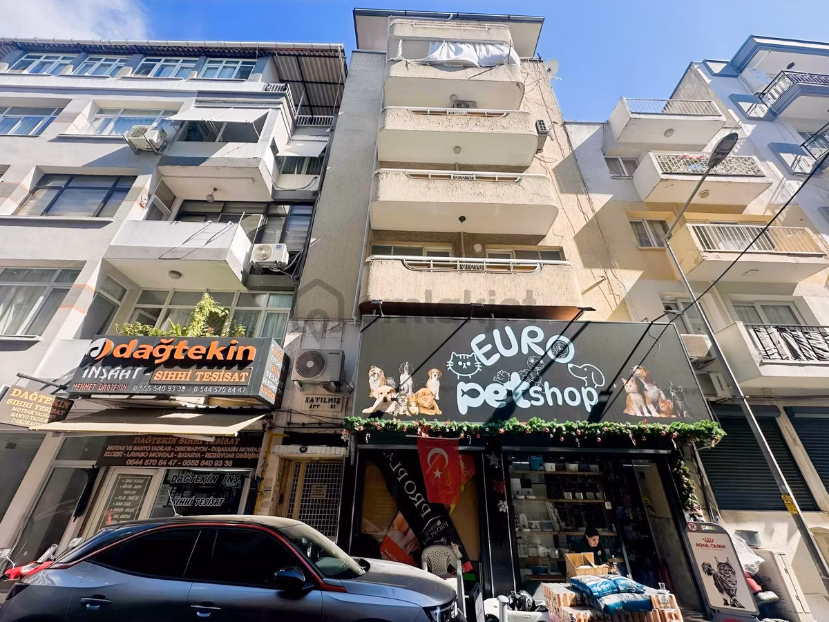 Üçyol Meydanın'da Satılık 2+1 Kapalı Mutfak Daire