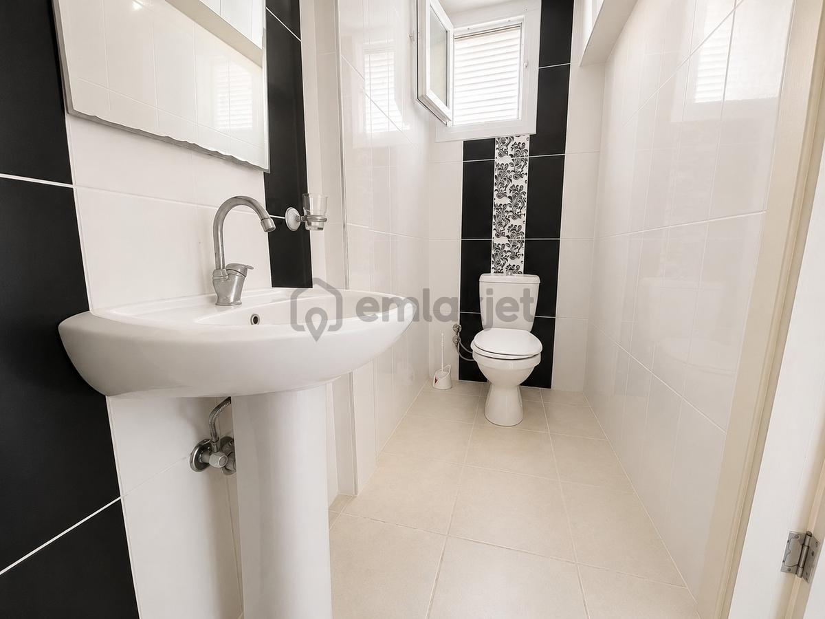 Çeşme Çiftlikköy'de Her Kattan Deniz Manzaralı Satılık Villa - 18