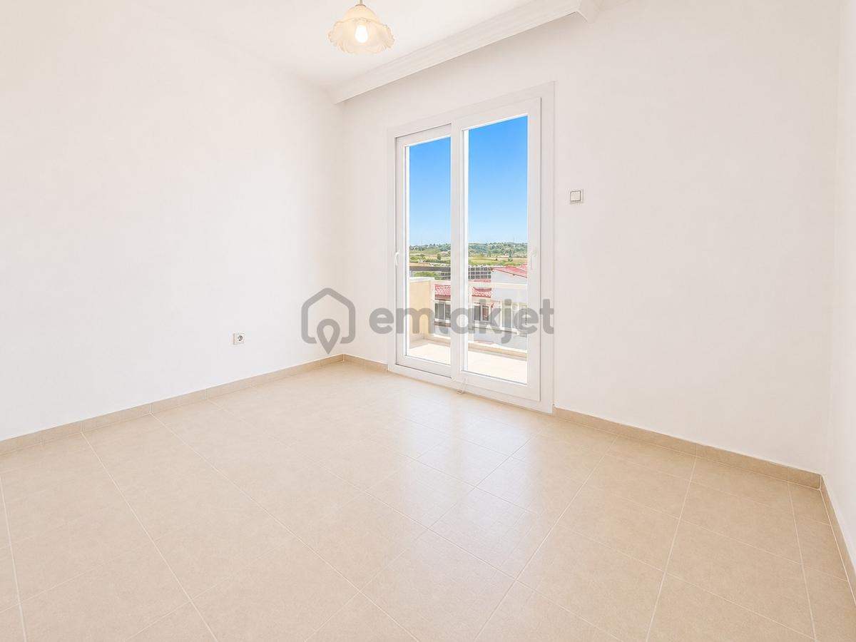 Çeşme Çiftlikköy'de Her Kattan Deniz Manzaralı Satılık Villa - 19