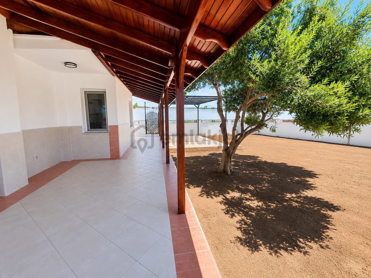 Çeşme Çiftlikköy'de Her Kattan Deniz Manzaralı Satılık Villa - 5