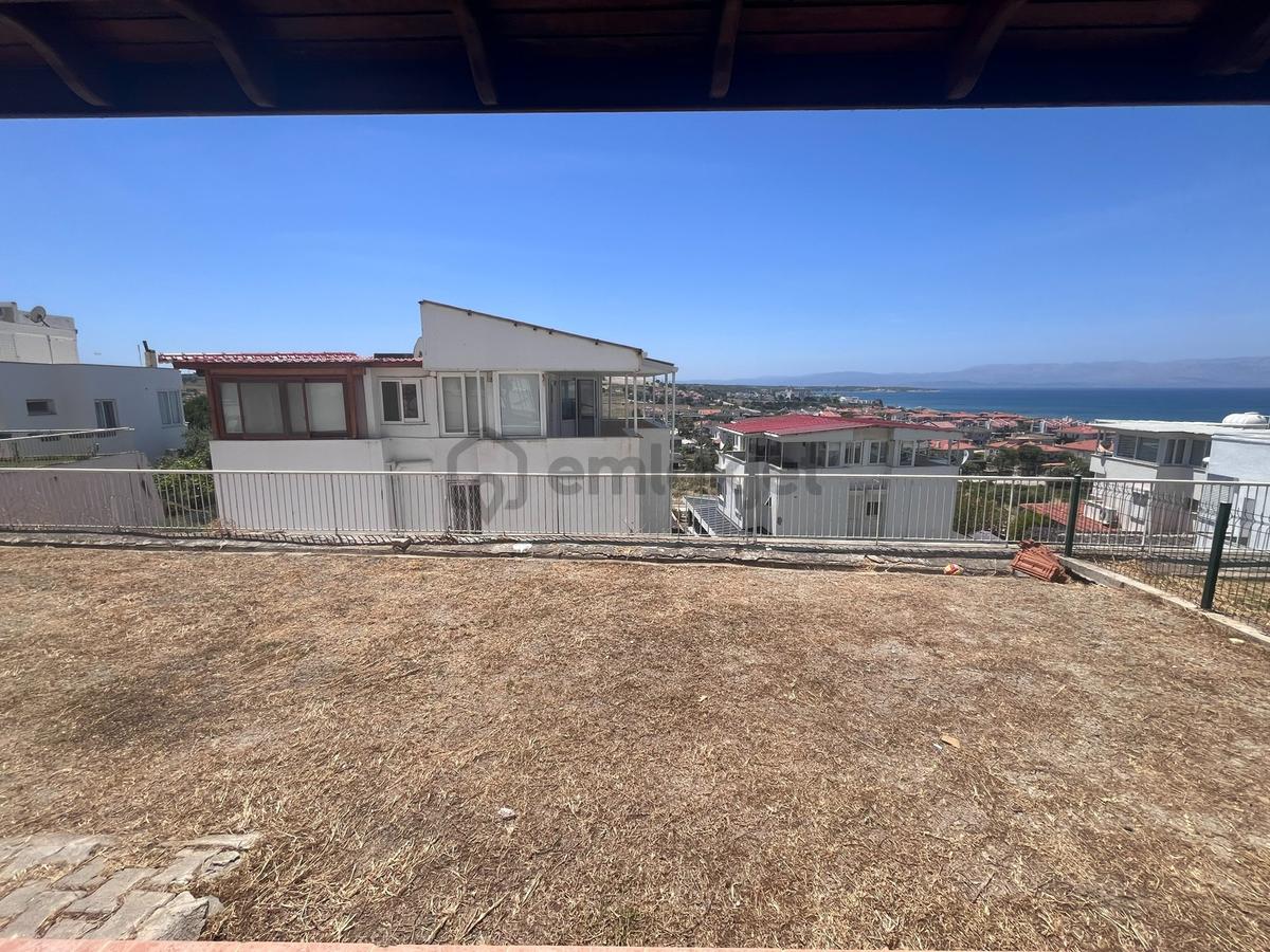 Çeşme Çiftlikköy'de Her Kattan Deniz Manzaralı Satılık Villa - 9