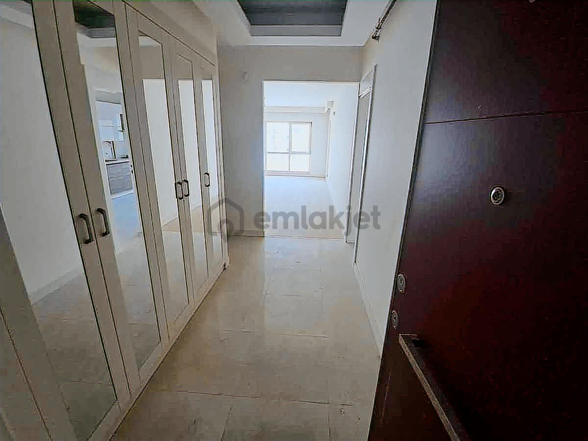 Remax Model Den Sinpaş Aqua City D1 Blokta 3.5+1 Satılık Daire - 3