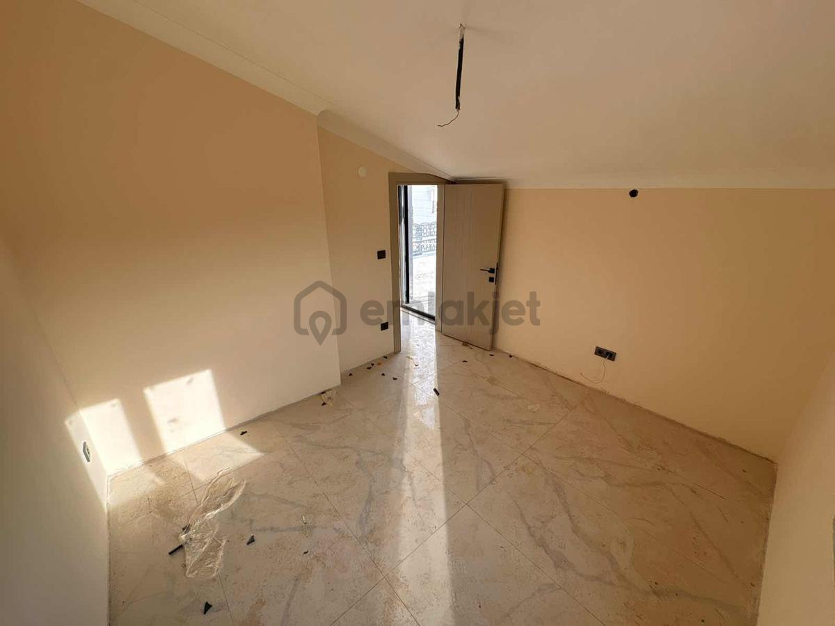 Avcı'dan Havuzlu 3+1 Geniş Bahçeli Sıfır Villa - 24