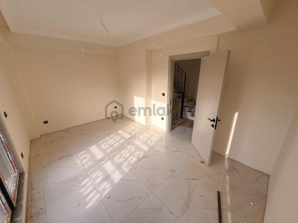 Avcı'dan Havuzlu 3+1 Geniş Bahçeli Sıfır Villa - 30