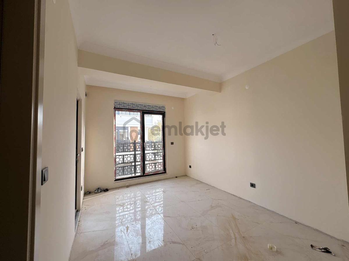 Avcı'dan Havuzlu 3+1 Geniş Bahçeli Sıfır Villa - 35