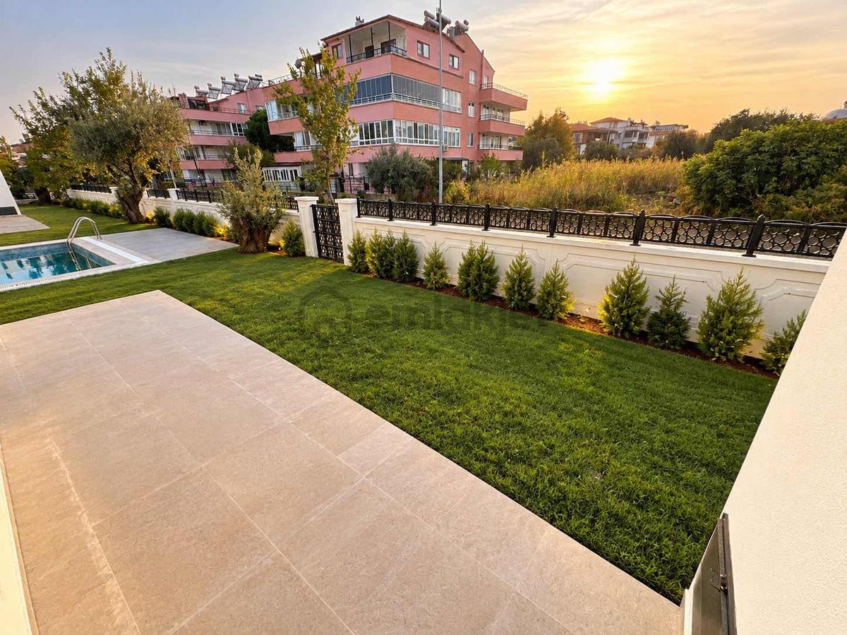 Avcı'dan Havuzlu 3+1 Geniş Bahçeli Sıfır Villa - 5