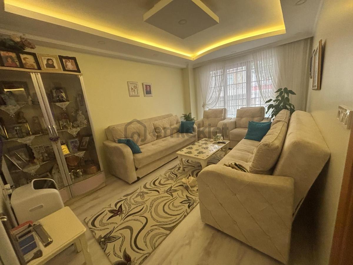 İstanbul Bahçelievler Kocasinan Mah De Satılık 88m² 2+1-yüksek Giriş Kat Daire