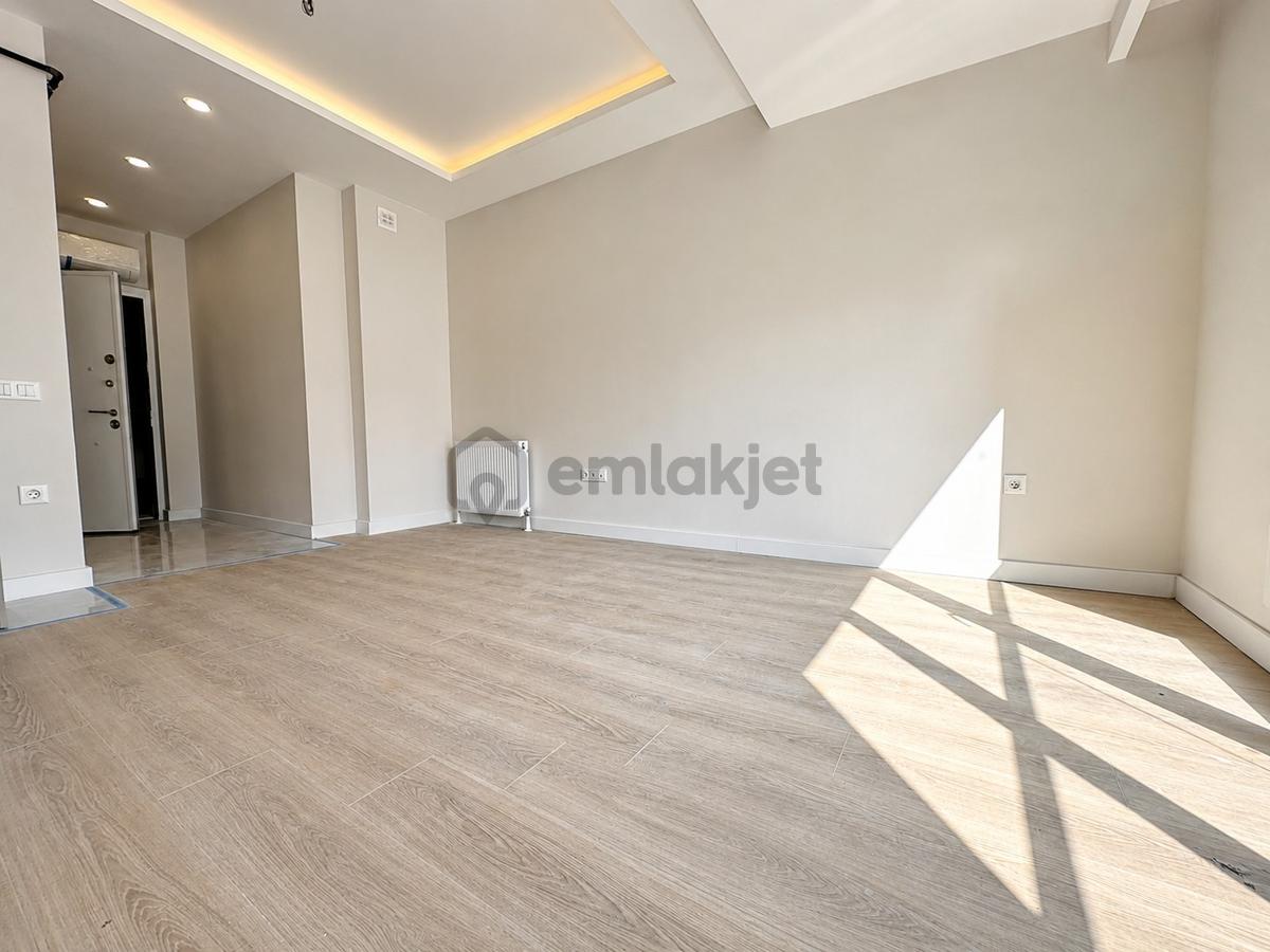 Suadiye De Bağdata Çok Yakın Konumda Balkonlu 1+1 - 27